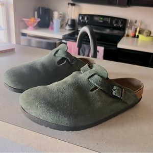 Birkenstock Bostons rare green suede & black buckle combo. NEWLY REFURBISHED!!!